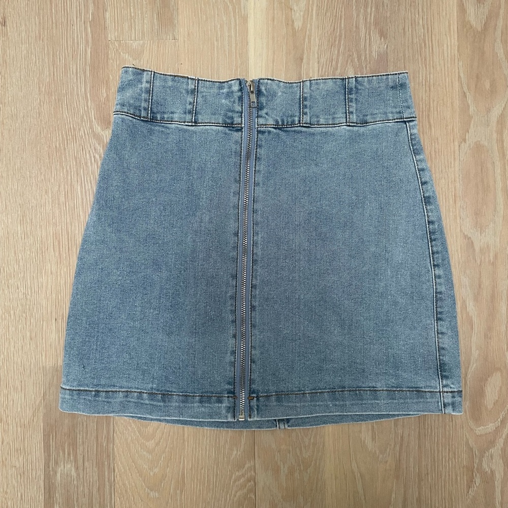 NWT Forever 21 Zippered Skirt - Light Denim - size M
